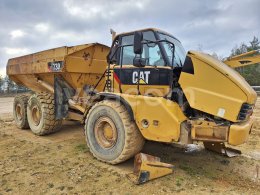 Online auction: CATERPILLAR  730