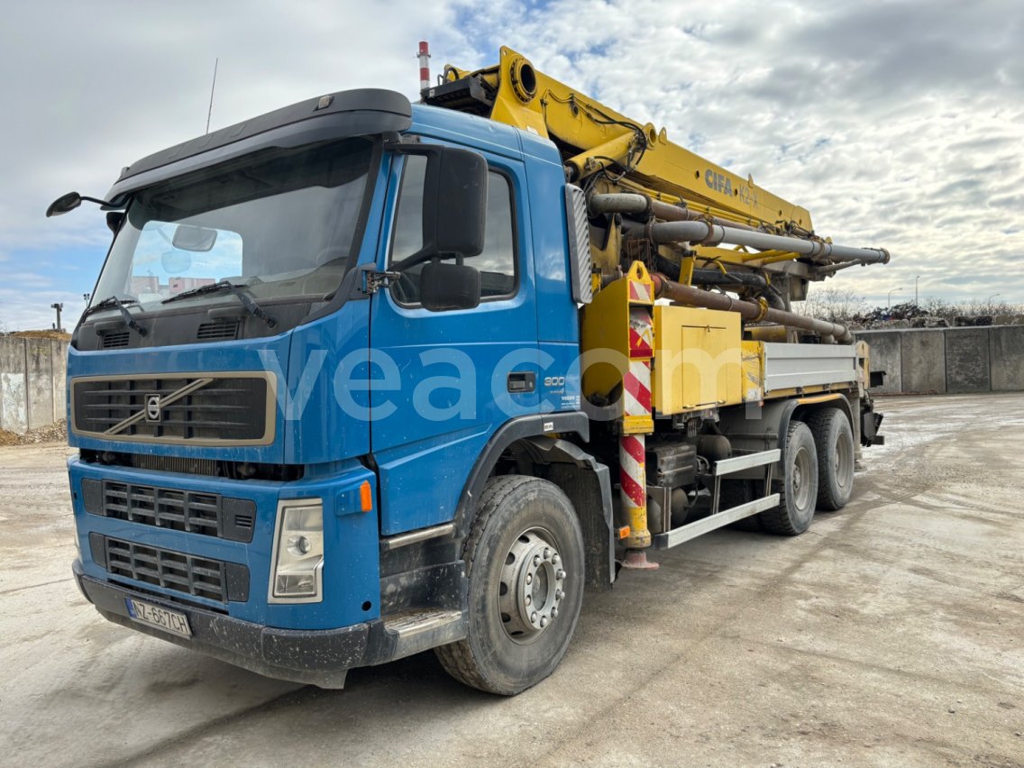 Online aukce: VOLVO  FM12 340 6X2 + CIFA 32M