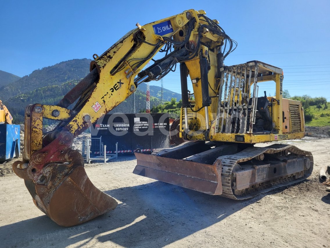 Online auction:   TEREX TE210 S 3.ZUBOVOU LYŽICOU A PLATŇOU