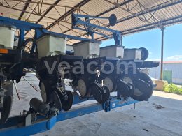 Online aukce:   KINZE 3600 12R