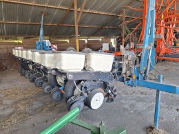 Online aukce:   KINZE 3000 8R