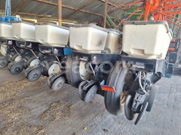 Online aukce:   KINZE 3000 8R