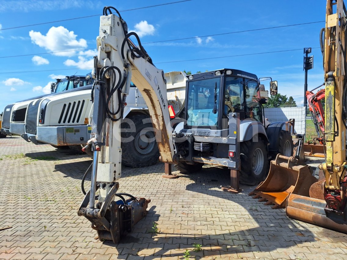 Online auction: TEREX  TLB 990 PS 4X4