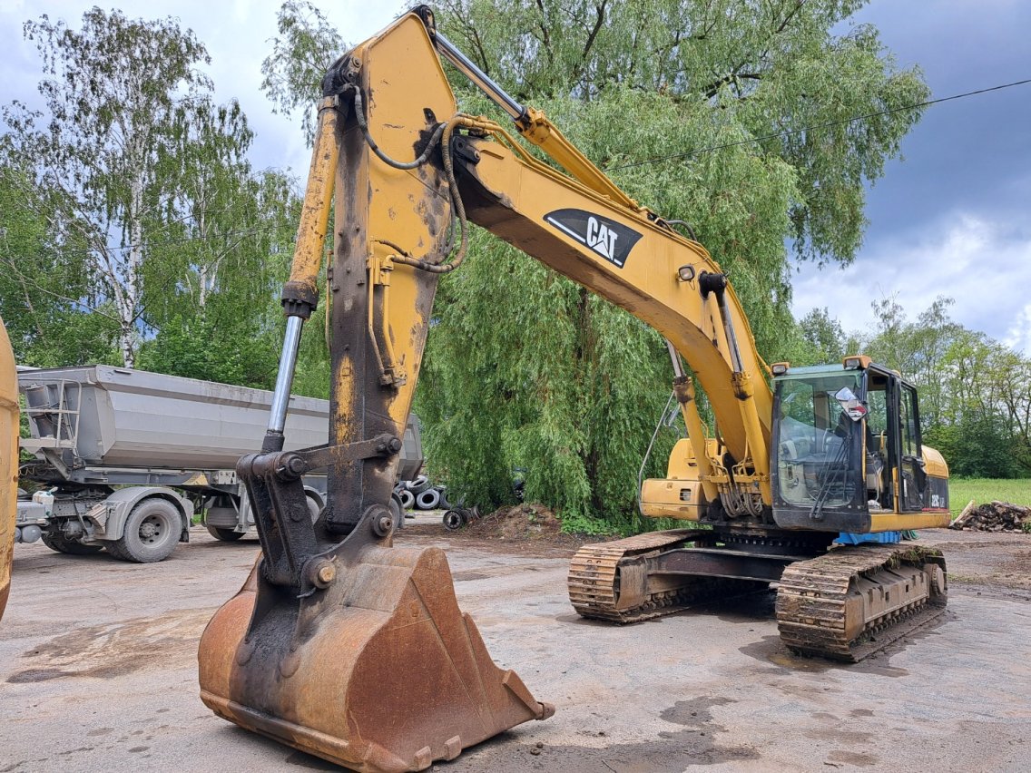 Online auction: CATERPILLAR  325 C