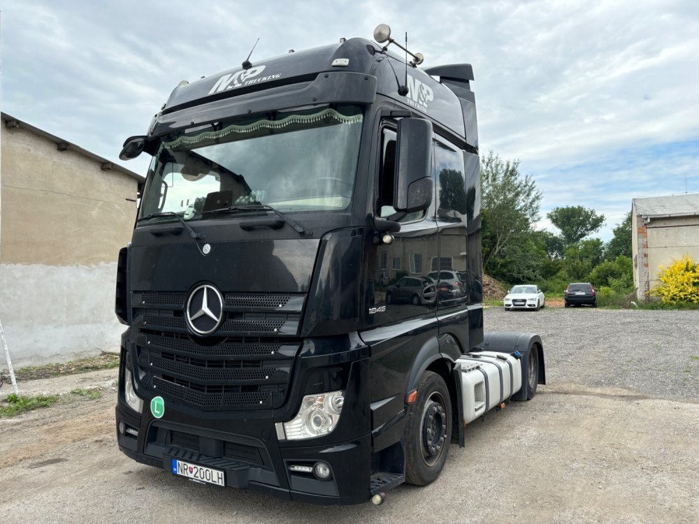 Online auction: MB  ACTROS