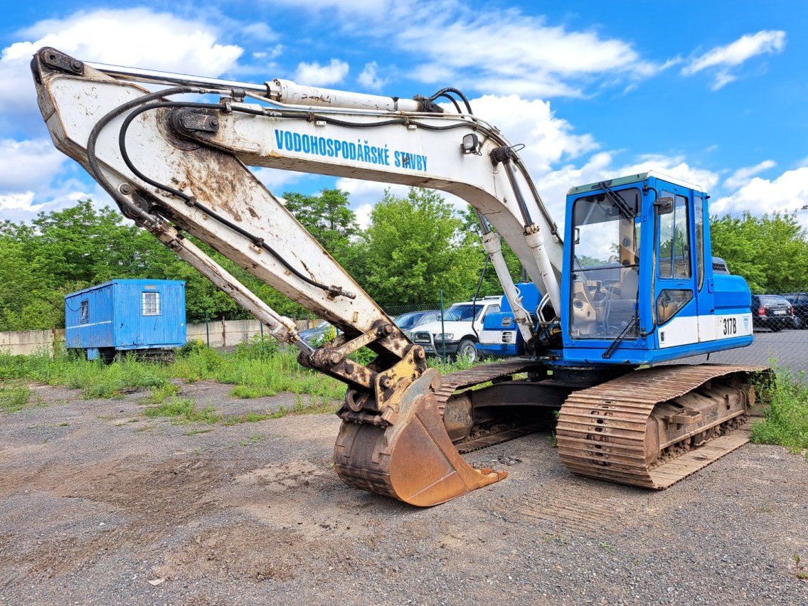 Online auction: CATERPILLAR  317B