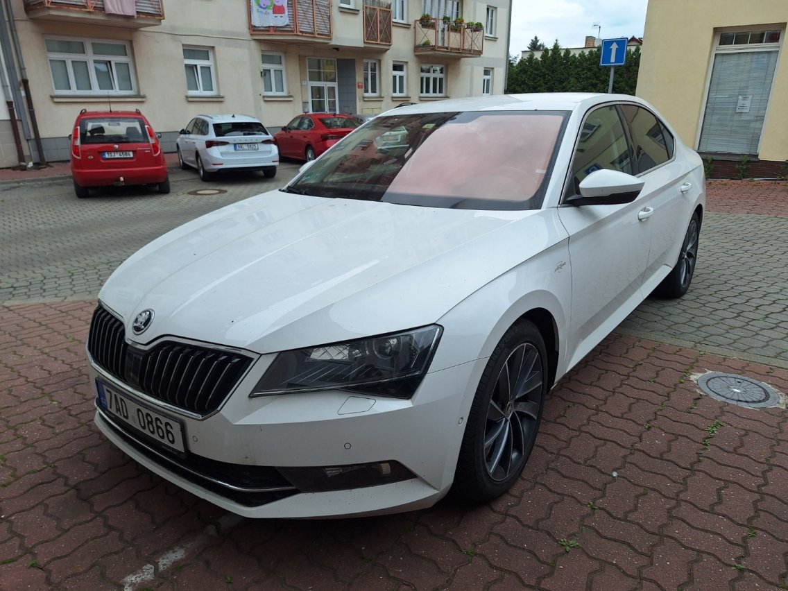 Aukcja internetowa: ŠKODA  SUPERB L&K 4X4