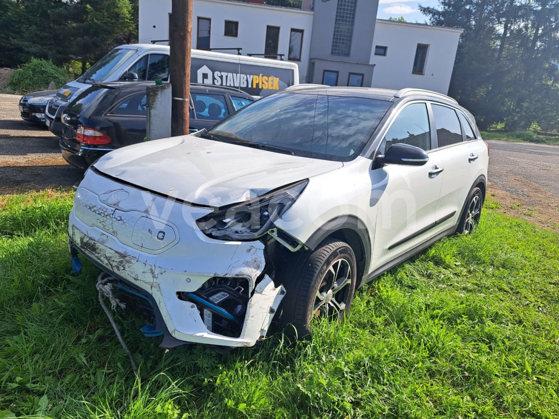 Online árverés: KIA  NIRO