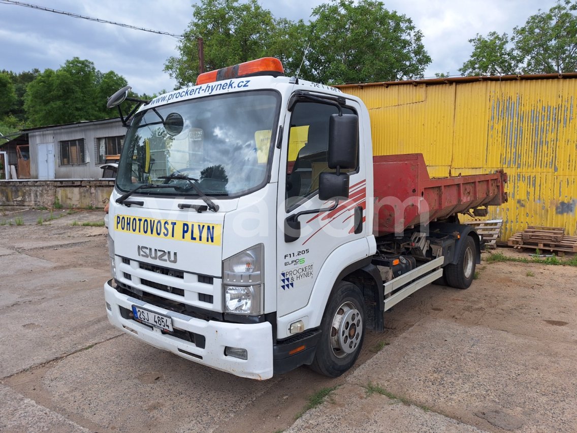 Online auction: Isuzu  SUMO F11.205