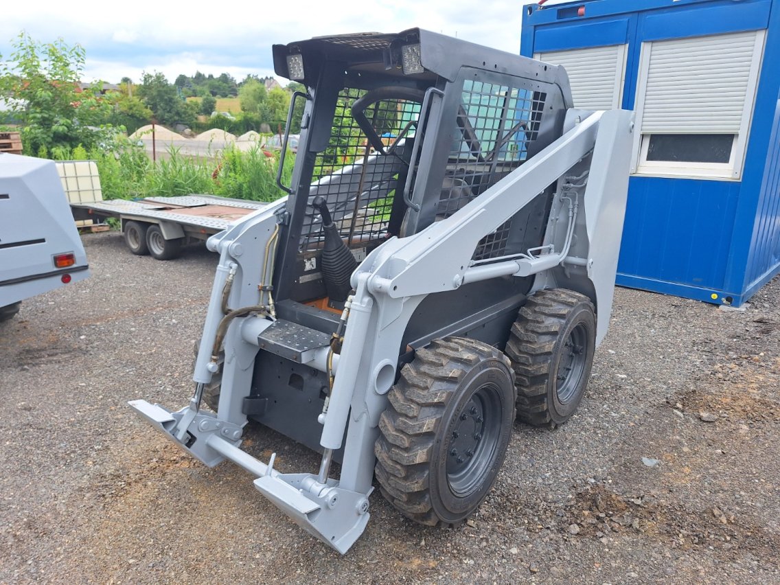 Online auction: CASE  410 4X4