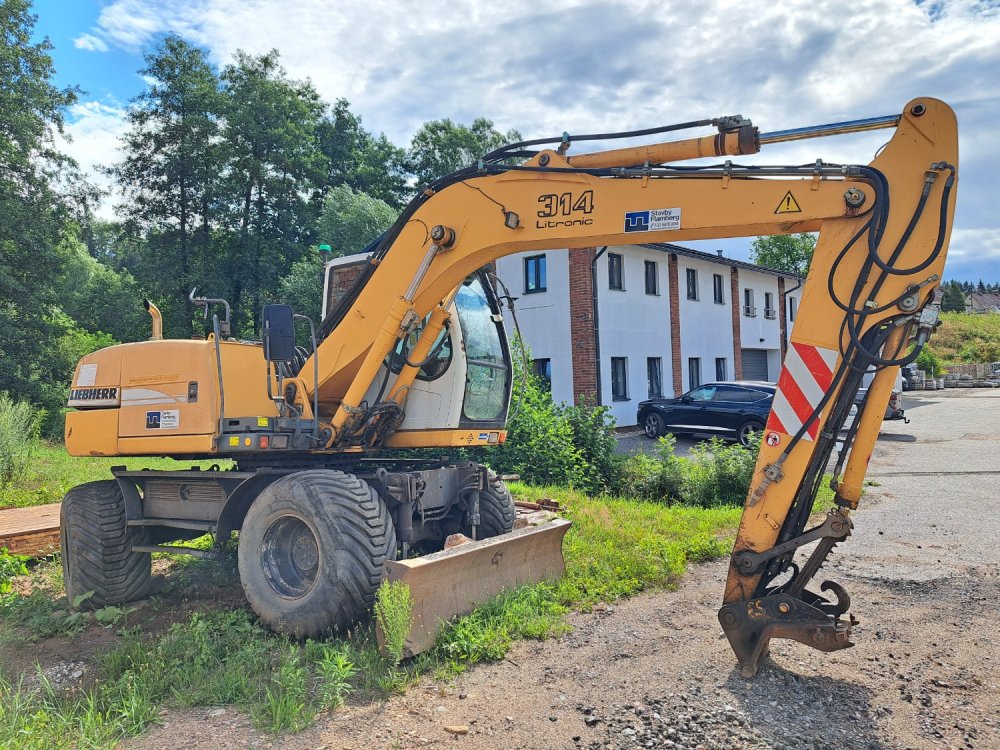 Aukcja internetowa: LIEBHERR  A 314