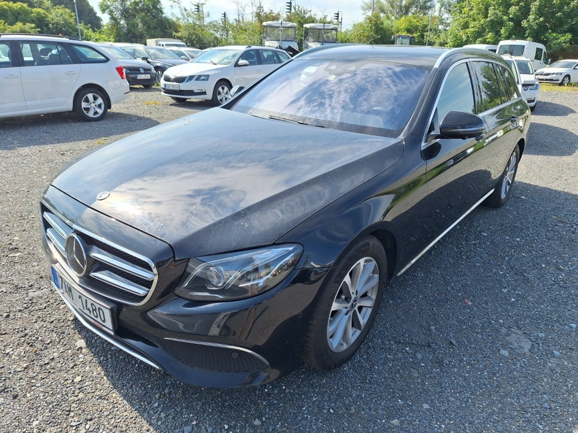 Online-Versteigerung: MB  E 220 D 4MATIC 4X4