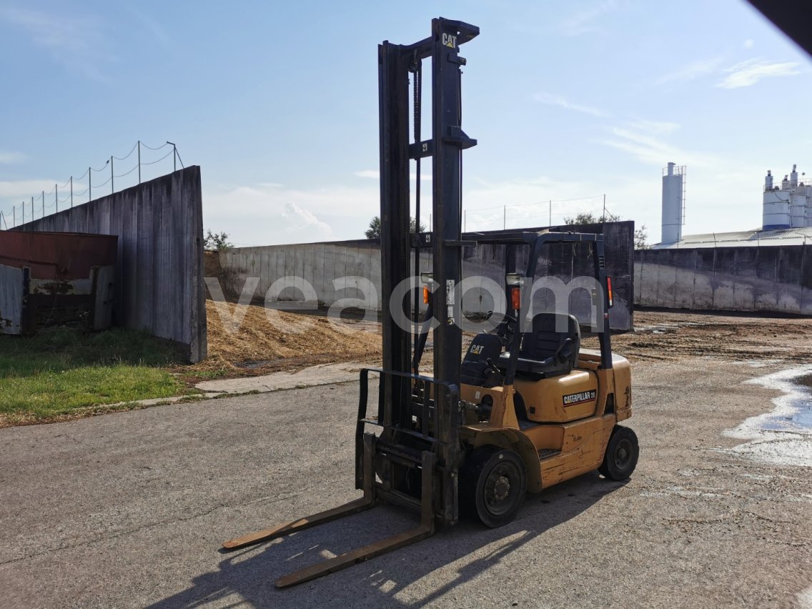 Online auction: CATERPILLAR  20