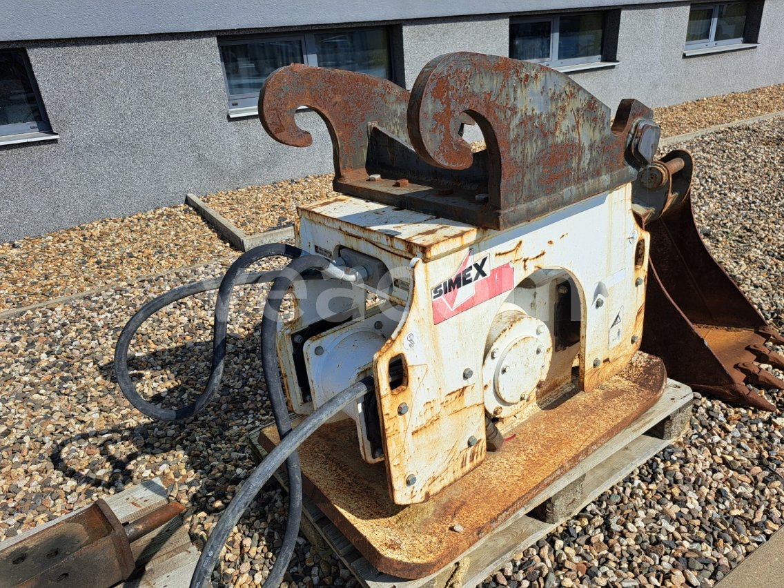 Online auction: SIMEX  PV 700