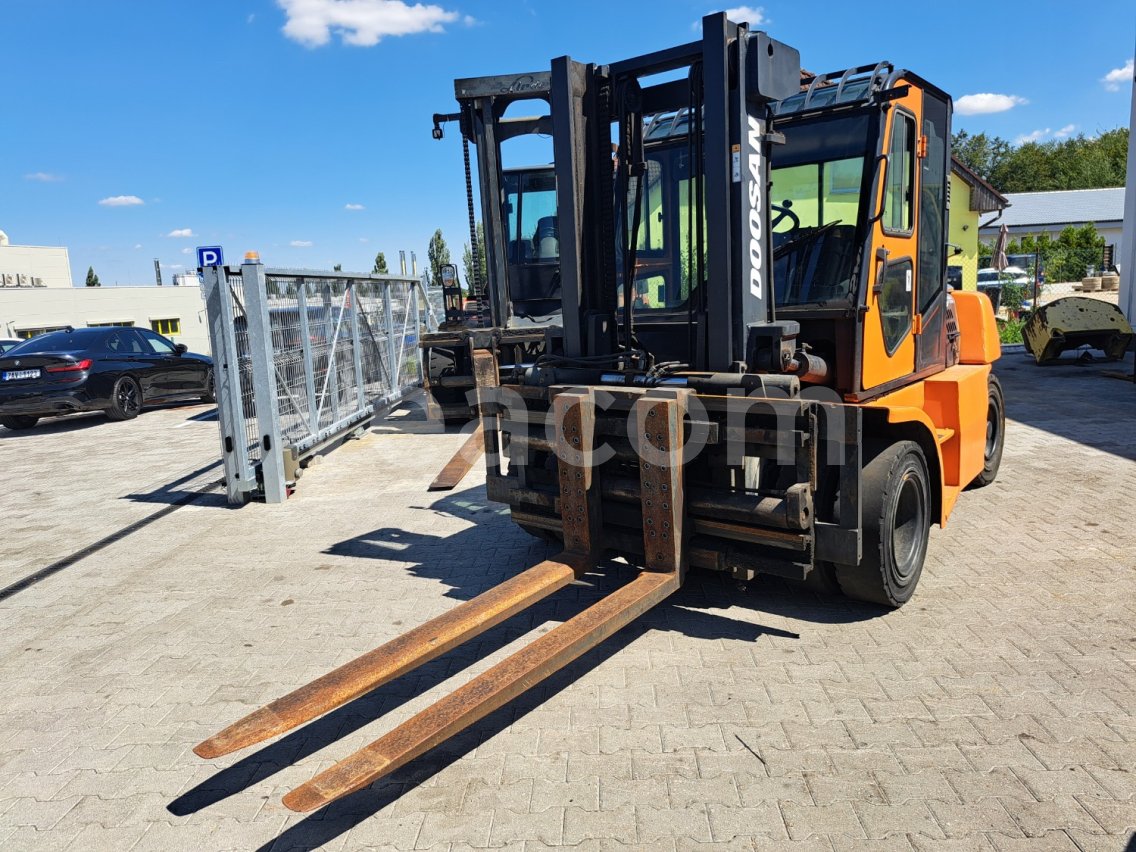 Online aukce:   DOOSAN D 70S-5