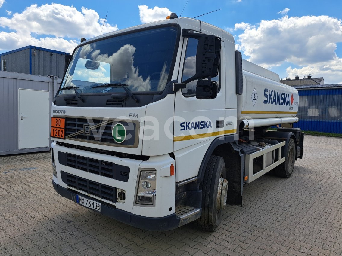 Online auction: VOLVO  FM 260