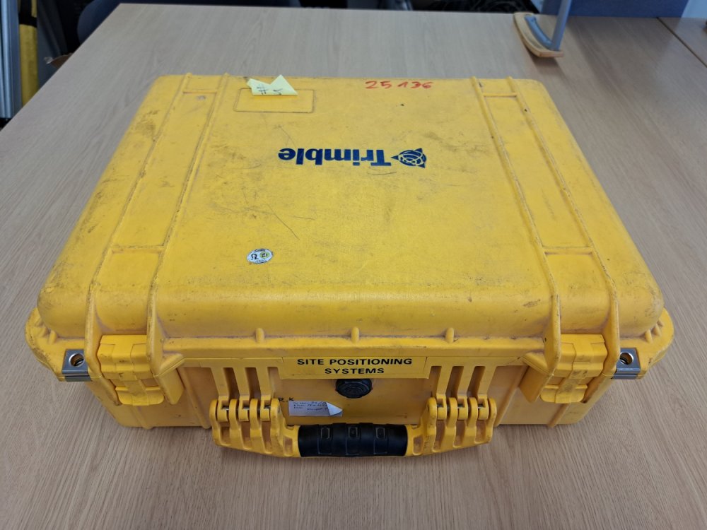 Aukcja internetowa:  TRIMBLE SPS985