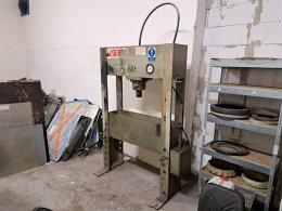 Online auction:  HL-60