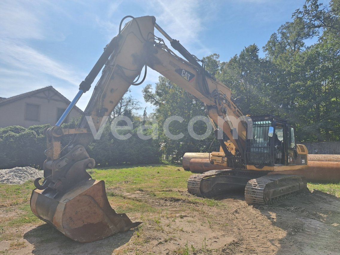 Online aukce: CATERPILLAR  325D