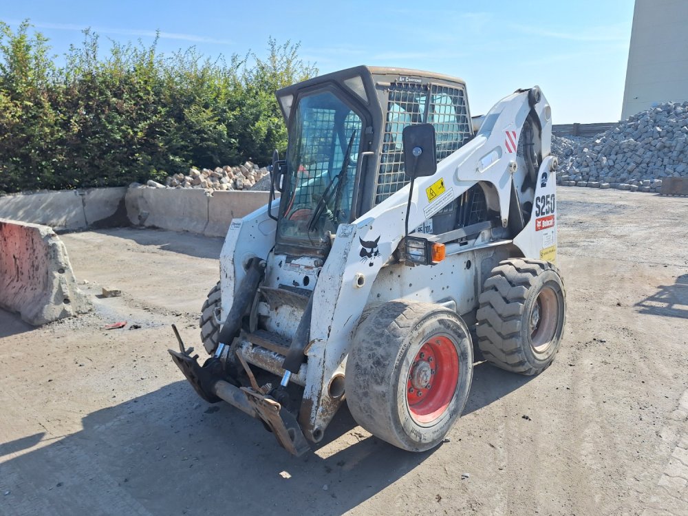 Aukcja internetowa: BOBCAT  S250 4X4