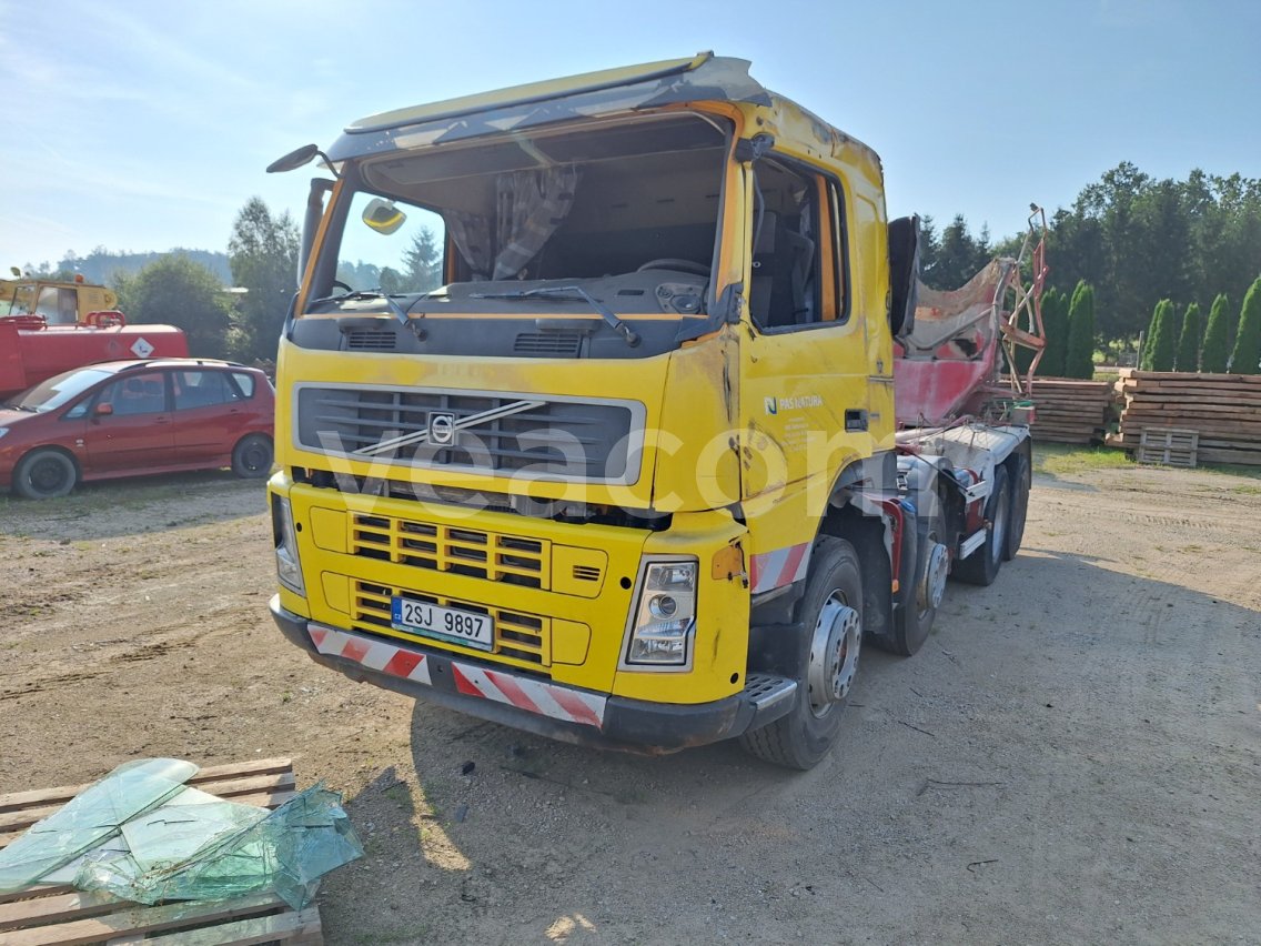 Online aukce: VOLVO  FM 8X4