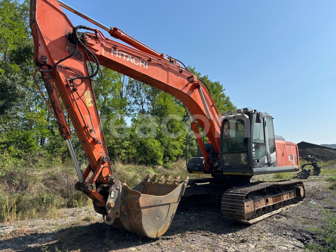 Online auction: HITACHI  ZX250LC-3