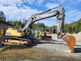 Online auction: VOLVO  EXCAVATOR EC300DL