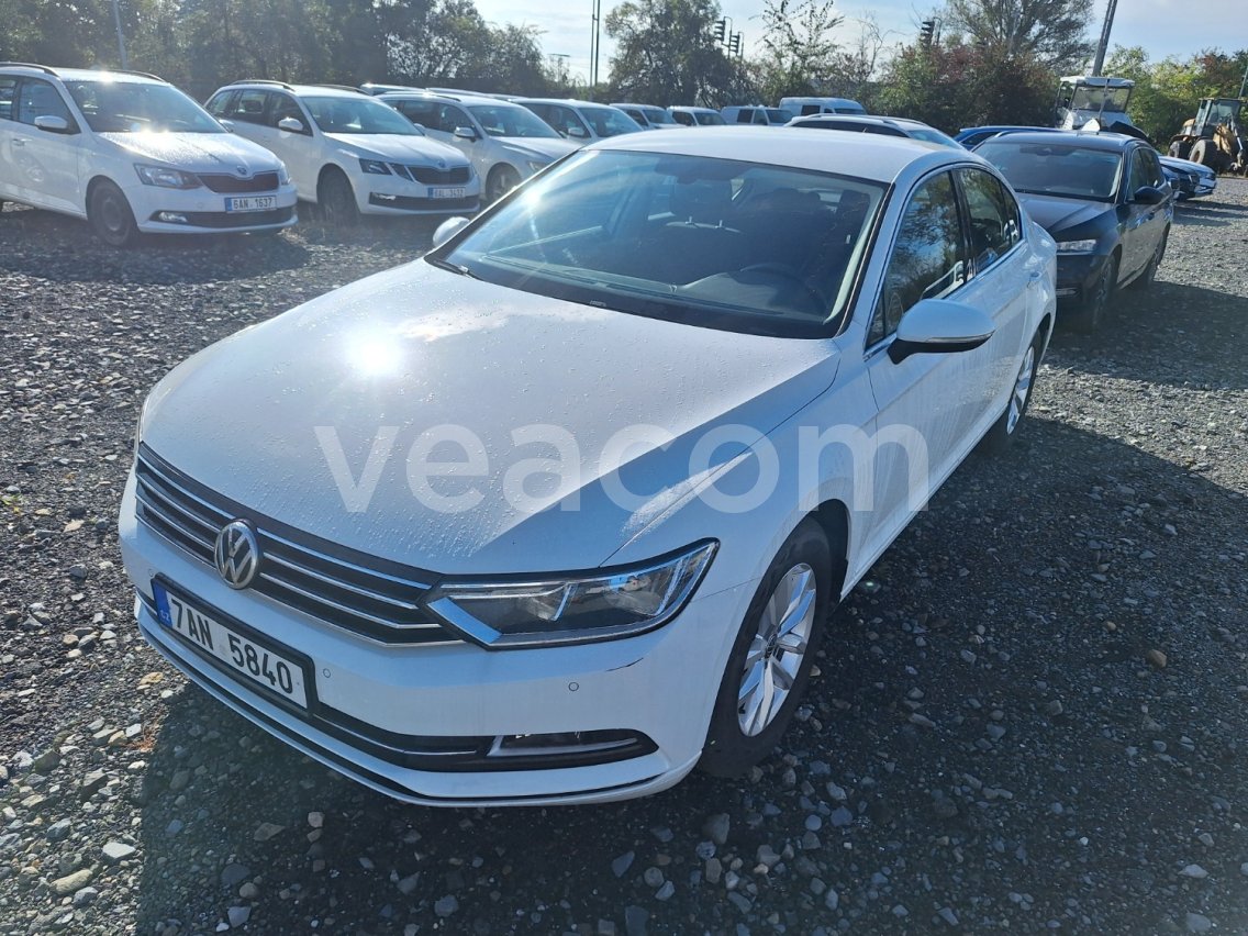 Online auction: VOLKSWAGEN  PASSAT