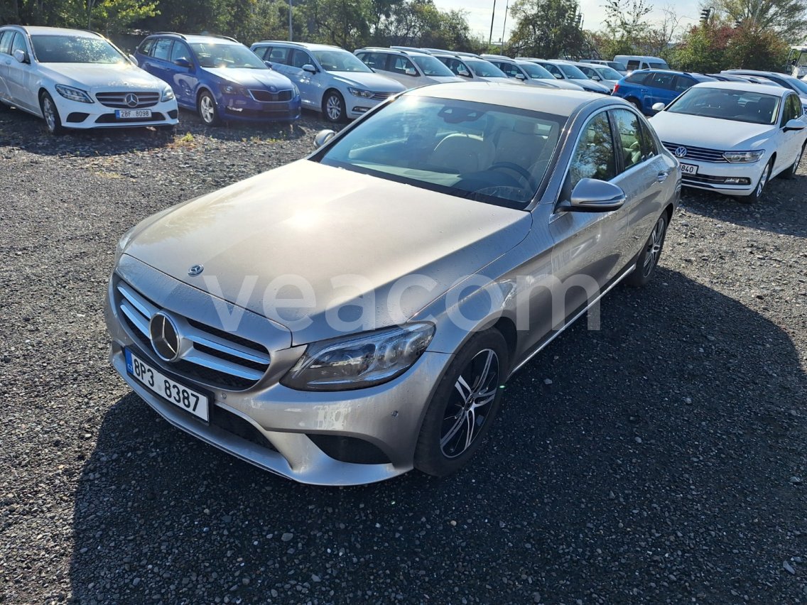 Online auction: MB  C 220 D