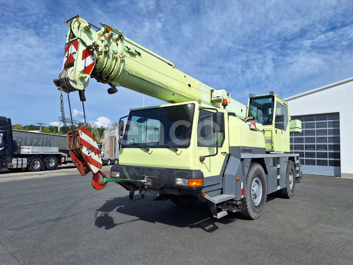 Online aukce: LIEBHERR  LTM 1030