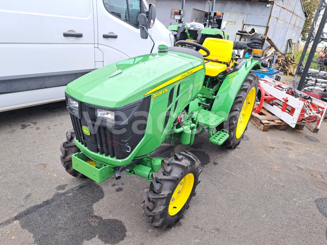 Интернет-аукцион: JOHN DEERE  3028EN 4X4