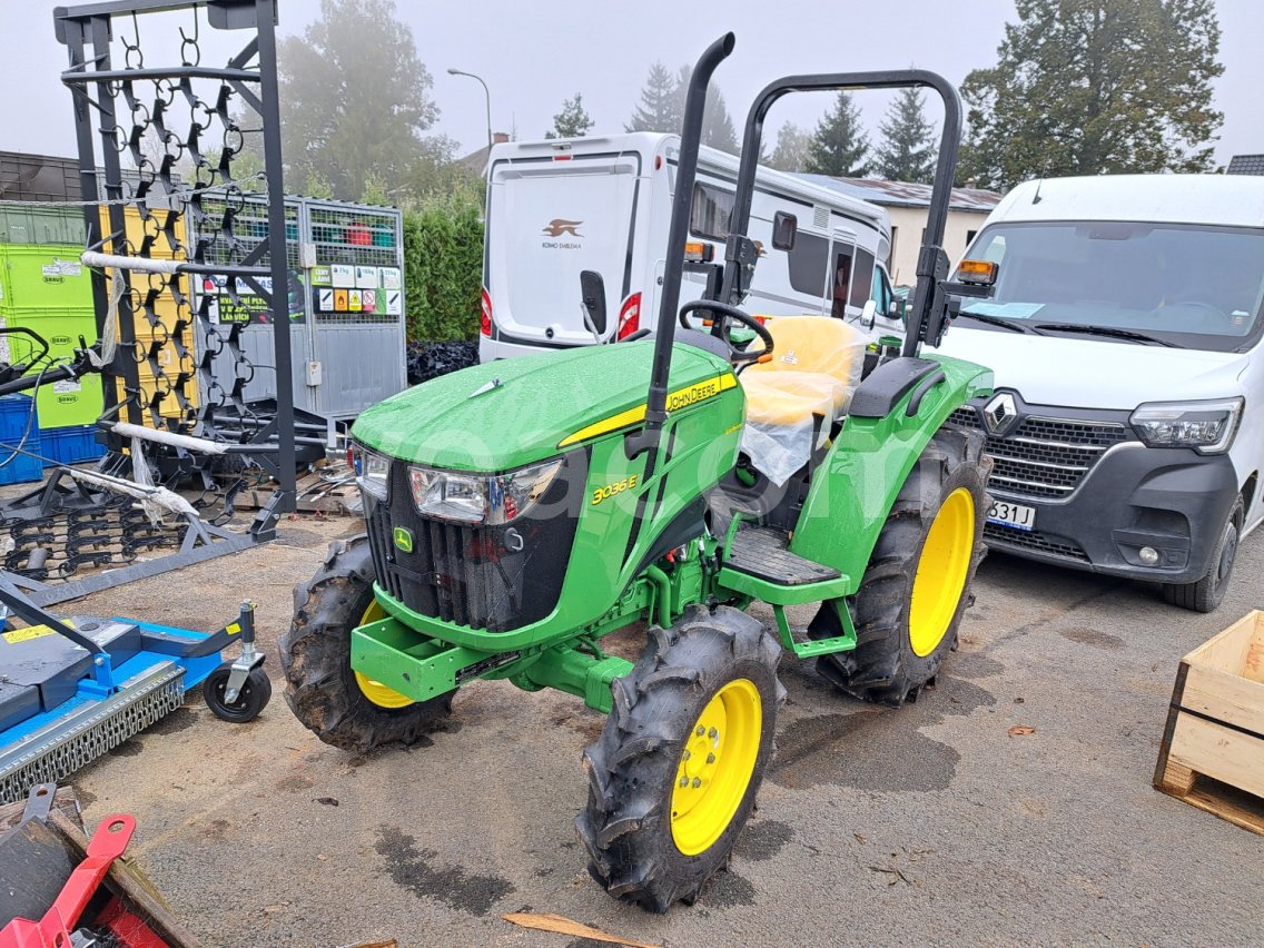 Online aukce: JOHN DEERE  3036E 4X4