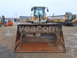 Online auction: JOHN DEERE  BELL L156E