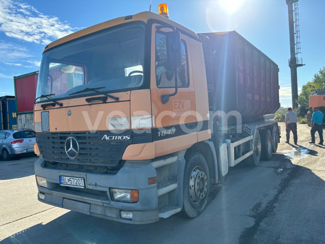 Online auction: MB  ACTROS 1843 8X2 + HR