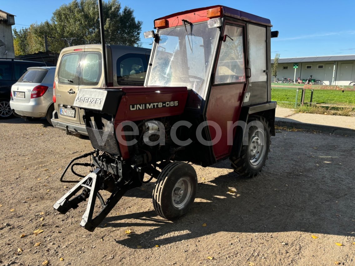 Online auction:   AGROZET UNI MT8-065