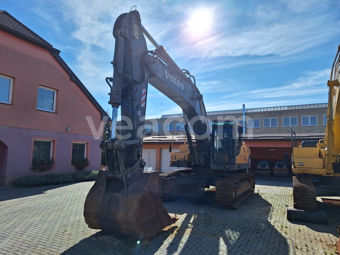 Online auction: VOLVO  EC 360 CL