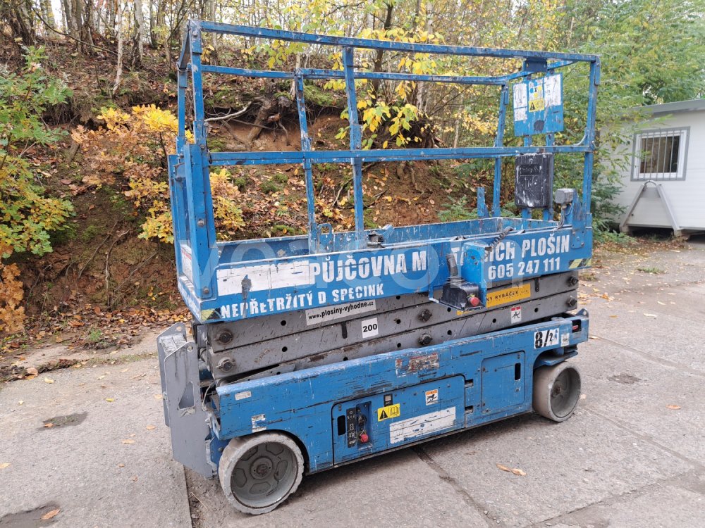 Online auction: GENIE  GS 2032