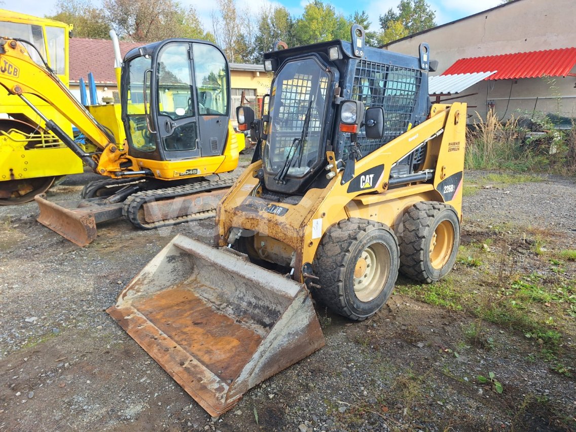 Online auction: CATERPILLAR  226 B2 4X4