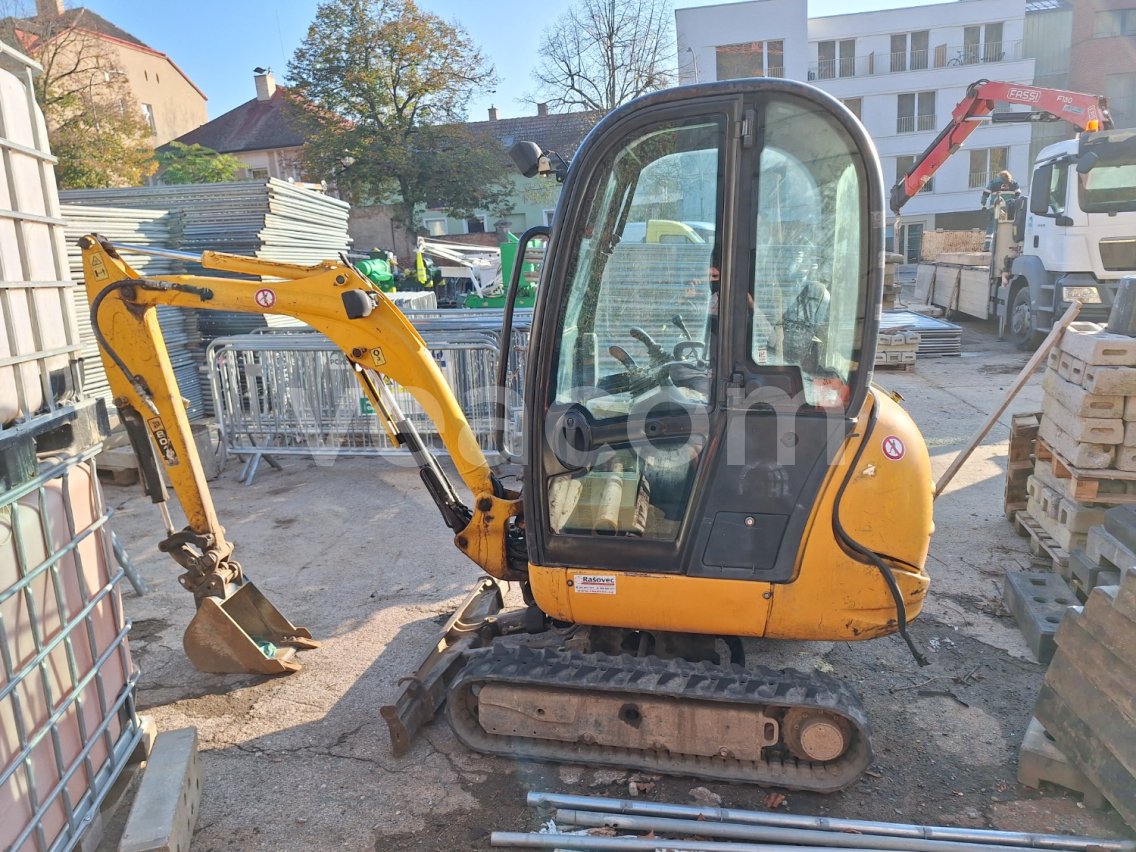 Online auction: JCB  8018