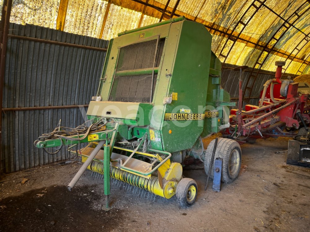 Online auction: JOHN DEERE  590