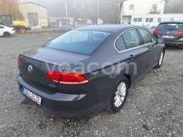 Online auction: VOLKSWAGEN  PASSAT