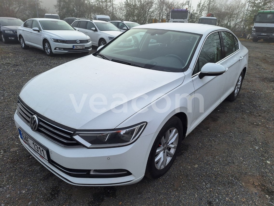 Online auction: VOLKSWAGEN  PASSAT