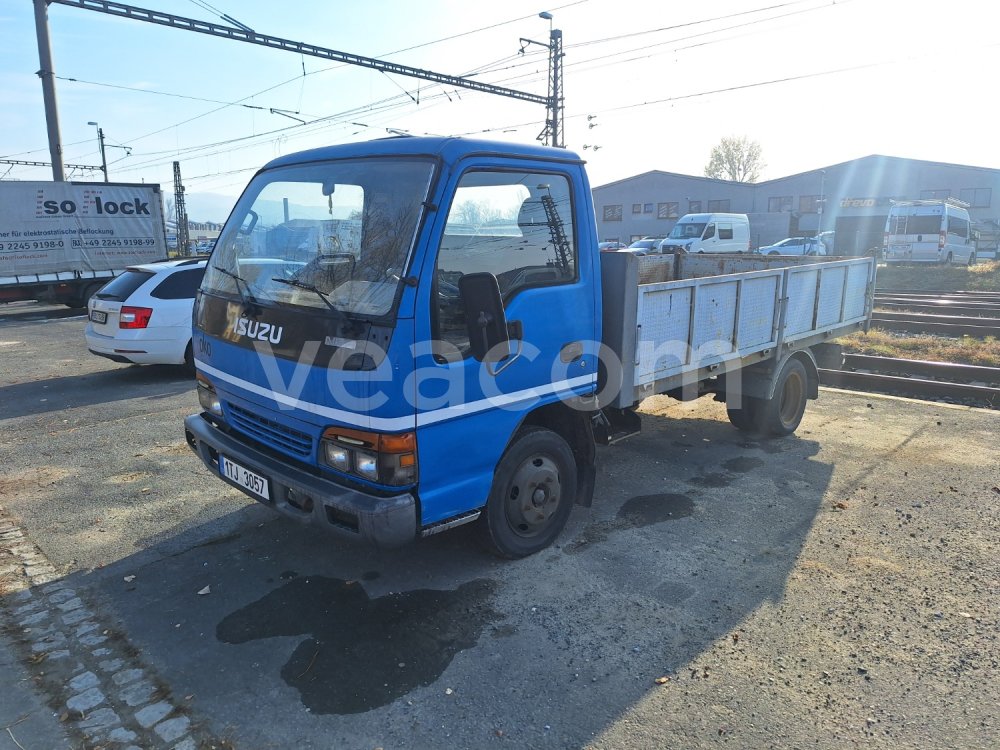 Online auction: Isuzu  NPR 897