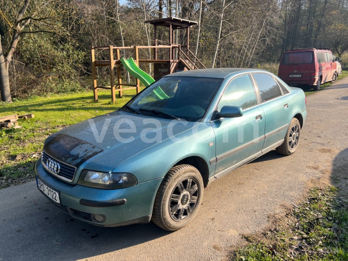 Online auction: AUDI  A4