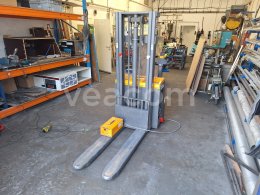 Online aukce:  ELECTRIC STACKER CDDR15