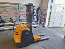 Online auction:   ELECTRIC STACKER CDDR15