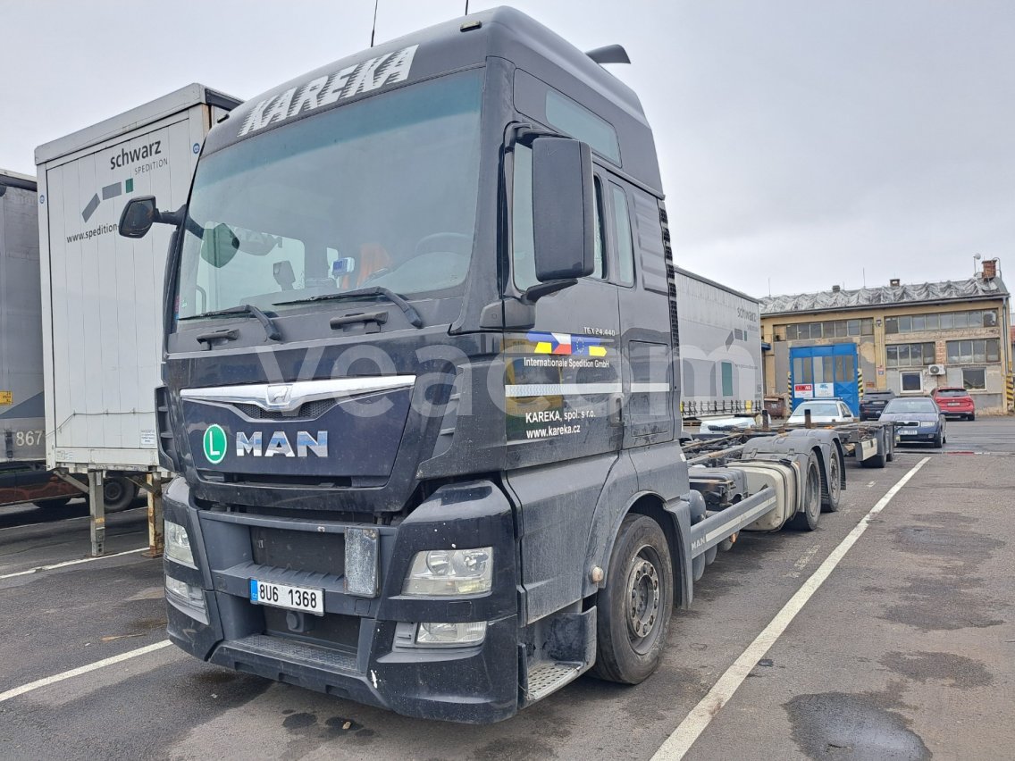 Online auction: MAN  TGX 24.440 + KRONE ZZ BOX CARRIER