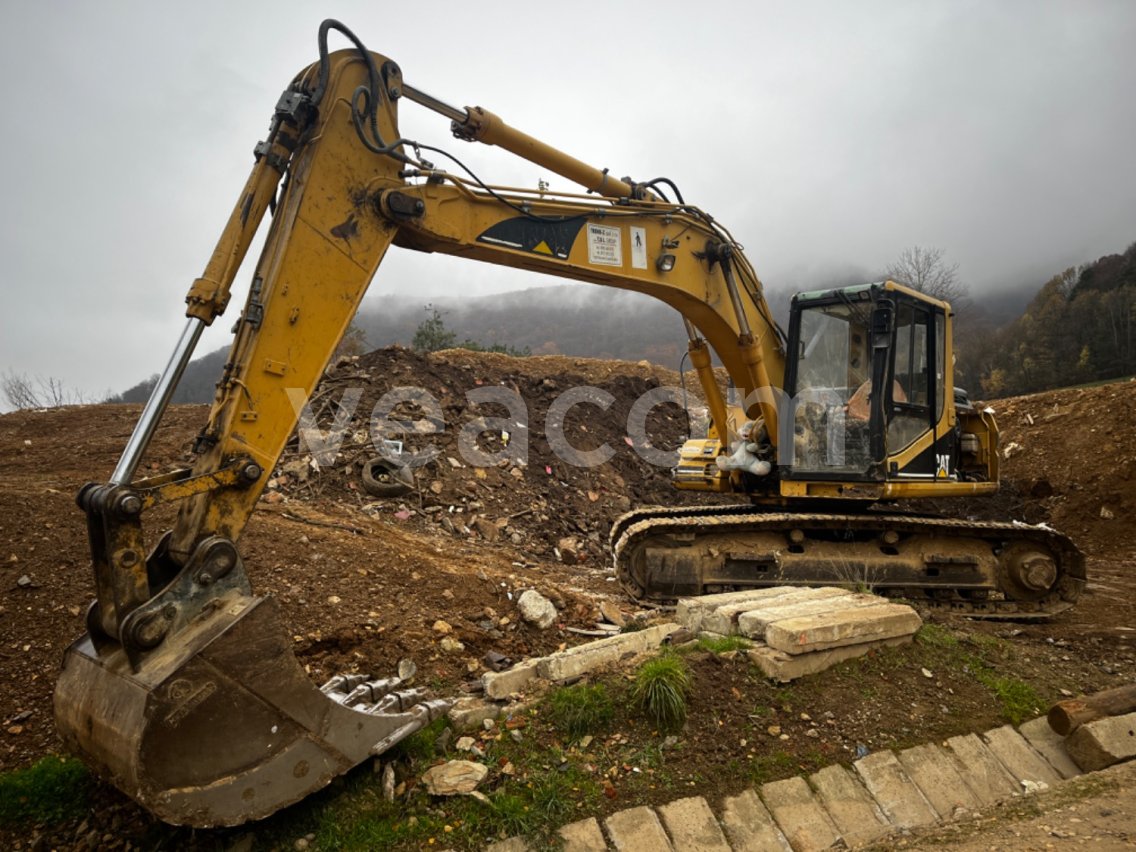 Online auction: CATERPILLAR  318B