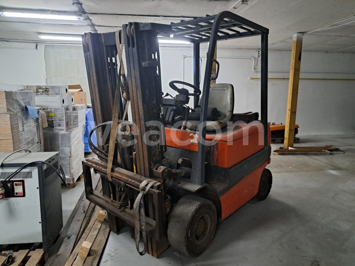 Online auction: TOYOTA  FBMF 25