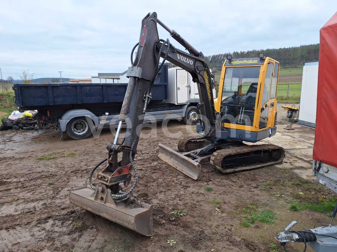 Online auction: VOLVO  EC 35